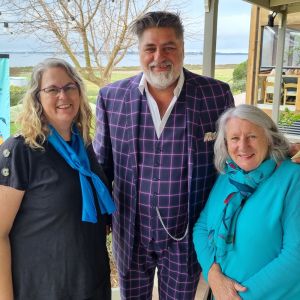 queenscliffe literary festival 2022  13_121834  Committee members with Matt Preston
